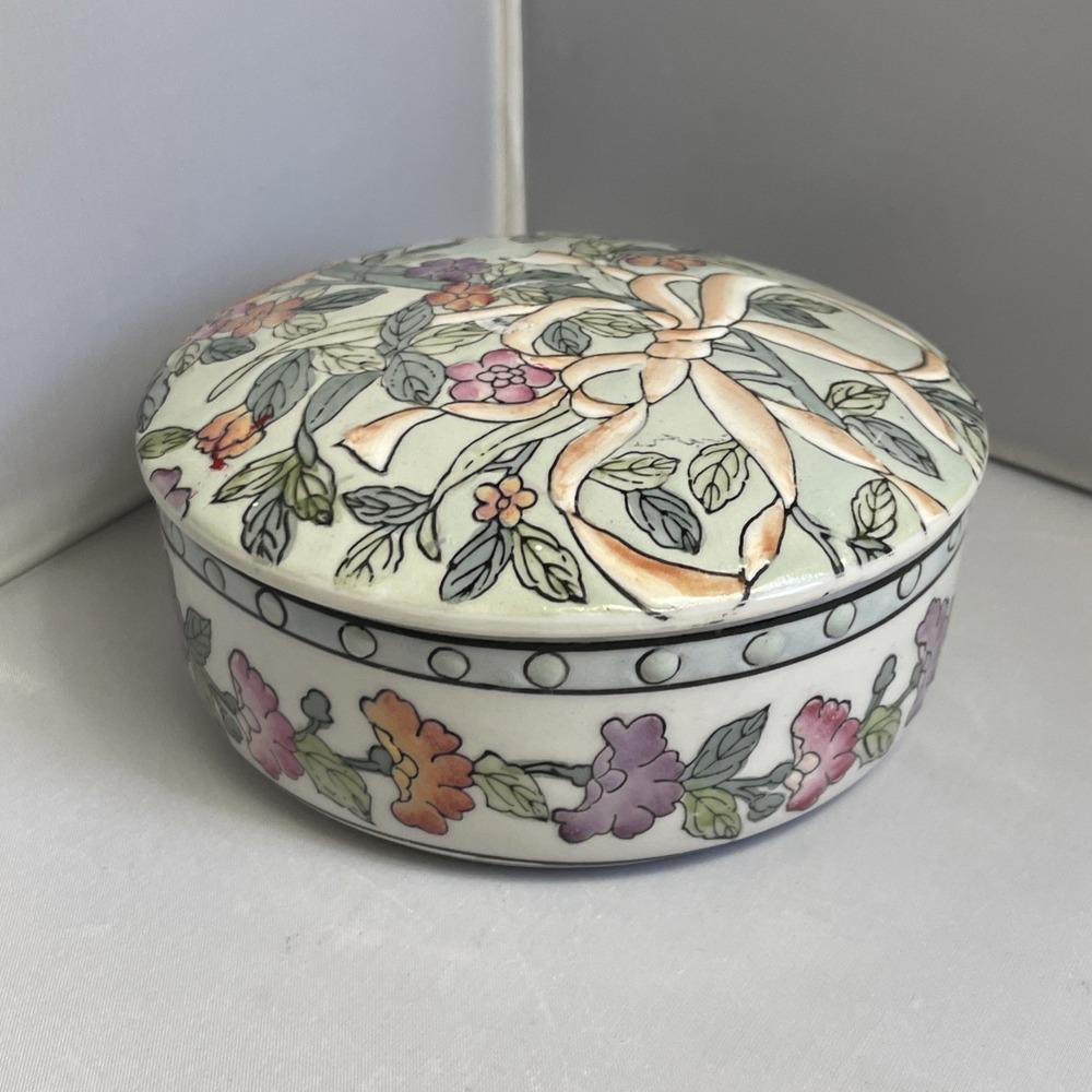 Vintage Chinoiserie Botanical Trinket Jewelry Box Lid‎ Porcelain Floral Stamped